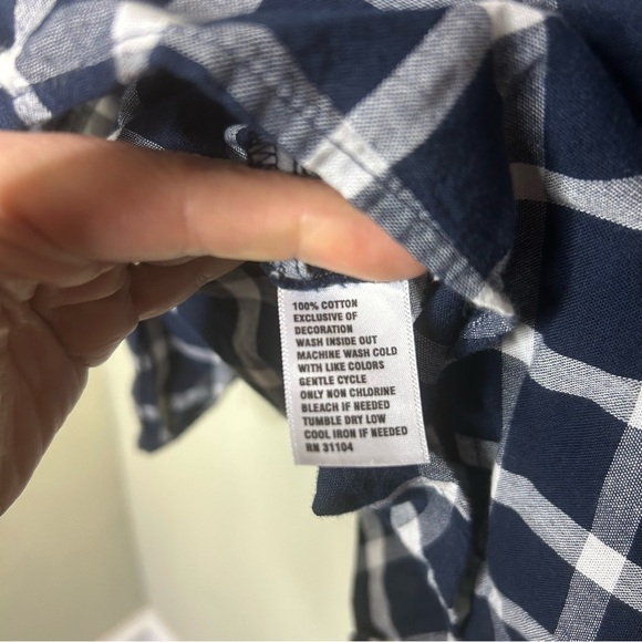 Crown & Ivy Navy Checkered Blouse Size Large - Picture 8 of 8